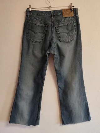 Pantalón de chica talla 31/32 de Levi Strauss.