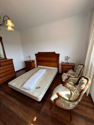 Muebles de madera en buen estado