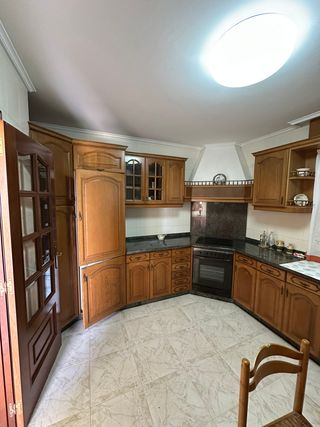 Muebles de madera en buen estado