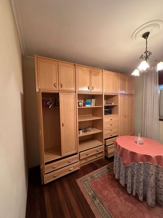 Muebles de madera en buen estado