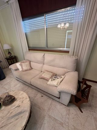 Muebles de madera en buen estado