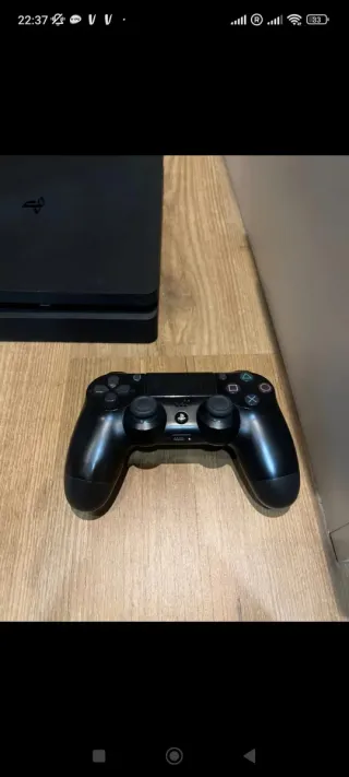 PS4 500GB + 12 Juegos + Mando Negro