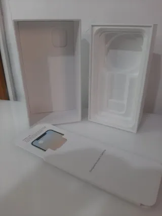 Caja Vacía iPhone 11 Blanco 64GB