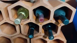Botellero de cerámica hexagonal