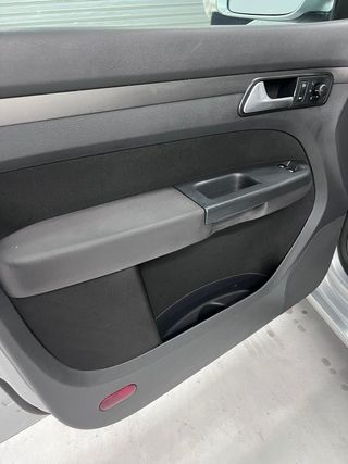 Volkswagen Touran 1.9 TDI 7 Plazas