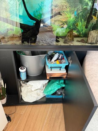 Acuario 150L con mueble y accesorios