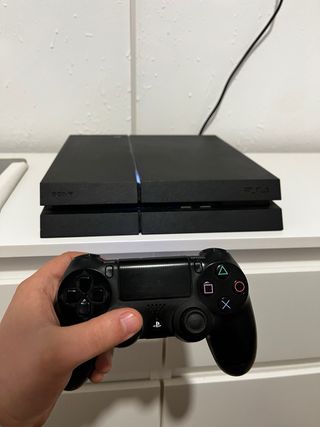 PlayStation 4 muy cuidada firmware 11.52”