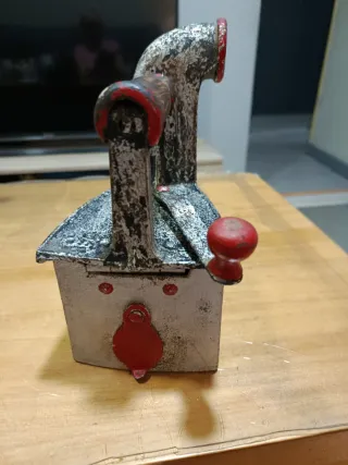 Planchas antiguas de hierro decoradas