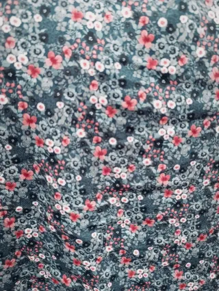 Tela de algodón estampada floral