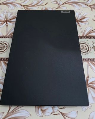 Ordenador portátil Lenovo i3 ONCEAVA GENERACIÓN