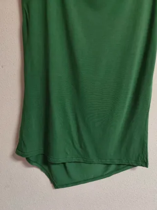 Camiseta de chica talla M de Cortefiel.