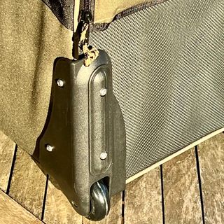 Maleta alargada tipo trolley con ruedas