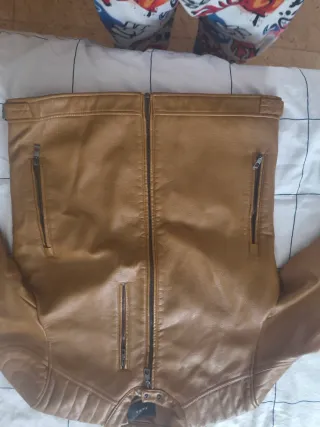 Chaqueta Biker Efecto Piel Camel Zara