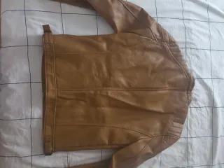 Chaqueta Biker Efecto Piel Camel Zara