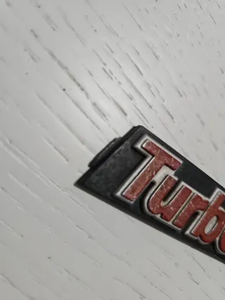 Fiat Uno Turbo: Anagrama