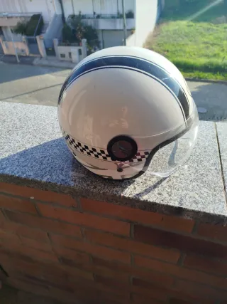 Capacete Scooter Preto e Branco