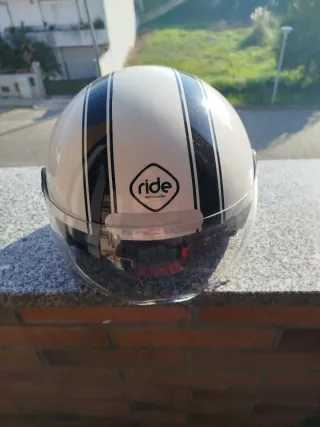 Capacete Scooter Preto e Branco