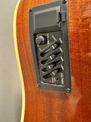 Guitarra Harley Benton D-120CE VS