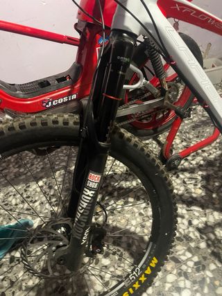 Bici Enduro con muchos extras