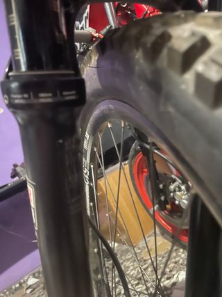 Bici Enduro con muchos extras