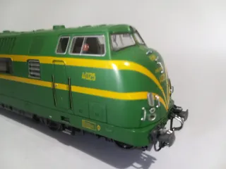 Tren miniatura