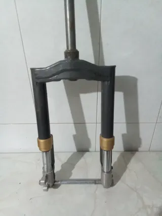 Horquilla Showa Peugeot Trekker Vivacity 49