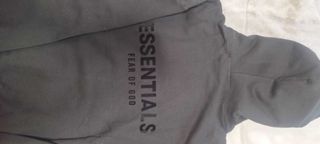 Sudadera negra con logo