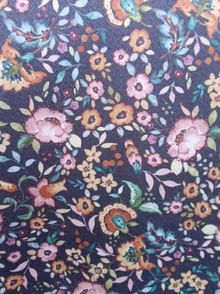 Tela de algodón estampada floral