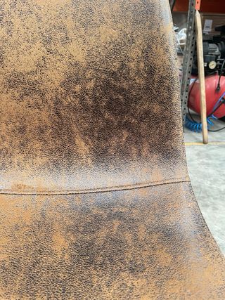 Sillas de piel marron estilo vintage