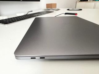 MacBook Pro 16” i7 Plata/Gris Espacial