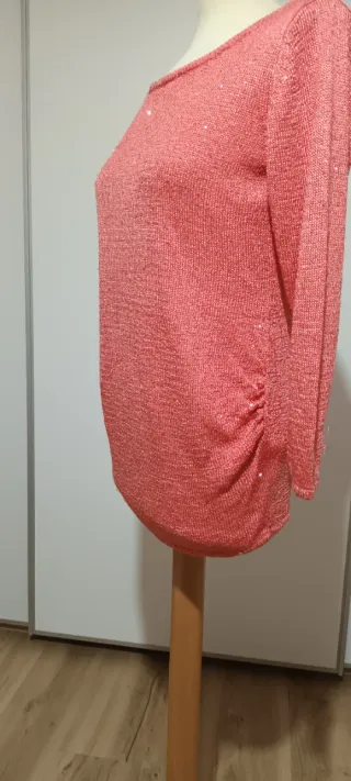 Jersey coral con lentejuelas