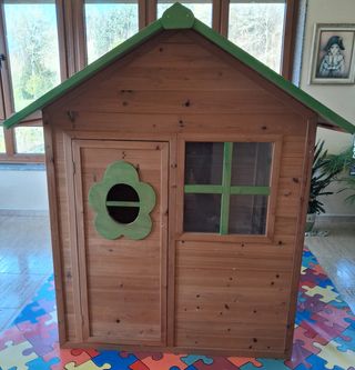 CASA INFANTIL DE MADERA. EN MUY BUEN ESTADO