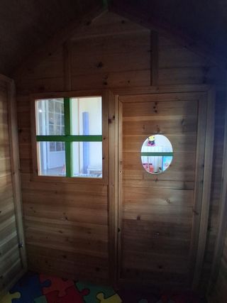 CASA INFANTIL DE MADERA. EN MUY BUEN ESTADO