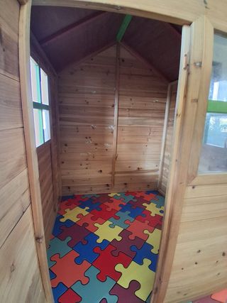 CASA INFANTIL DE MADERA. EN MUY BUEN ESTADO