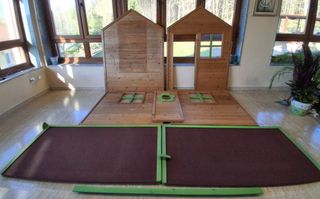 CASA INFANTIL DE MADERA. EN MUY BUEN ESTADO