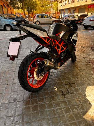 KTM RC 125 2016 Negra y Naranja