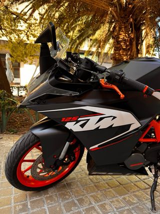 KTM RC 125 2016 Negra y Naranja