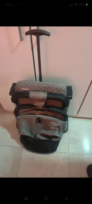 Silla de paseo bebé gris