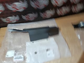 Toyota Rav-4 embellecedor alerón izquierdo 2019 n