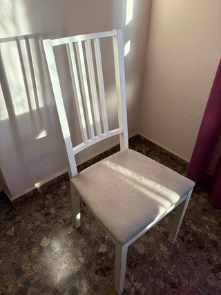 Mesa de comedor Ikea, blanca con 6 sillas