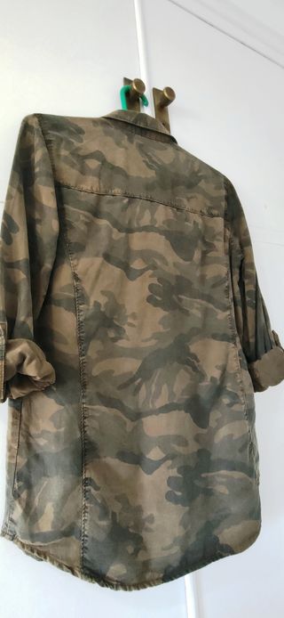 Camisa camuflaje Stradivarius