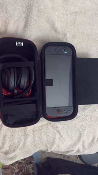 Nintendo Switch 2 + Funda Negra