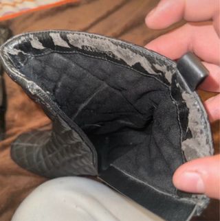 Zapatillas Kelara Negras y Plateadas