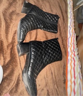 Zapatillas Kelara Negras y Plateadas