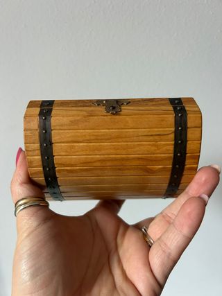 Scatolina portagioie in legno