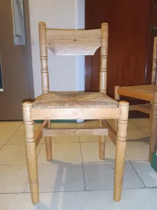 Sillas de madera y enea