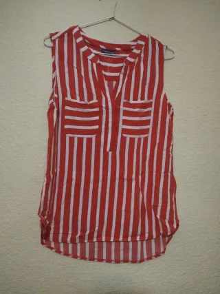 Abrigo blanco con capucha de pelo