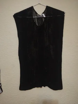 Abrigo blanco con capucha de pelo