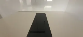 Mesa de comedor blanca y negra