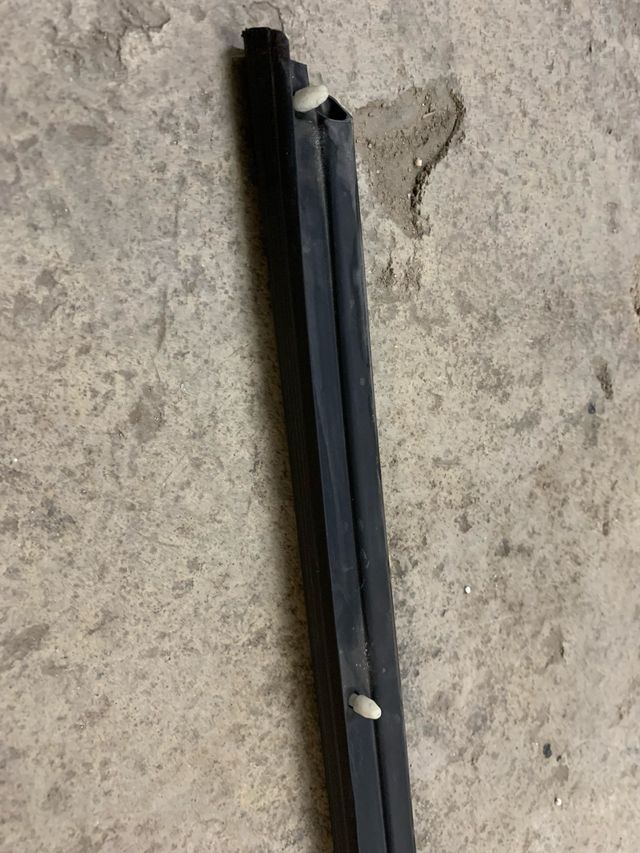 Listón inferior Mercedes W124 familiar